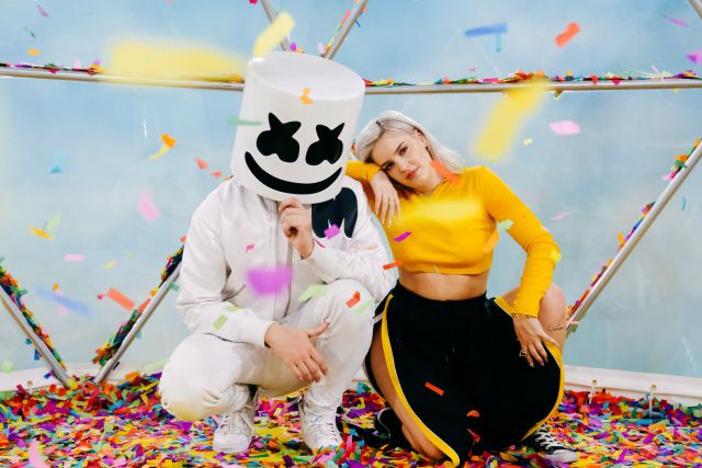 CHORDS: Marshmello feat. CHVRCHES – Here With Me Piano & Ukulele Chord Progression and Tab